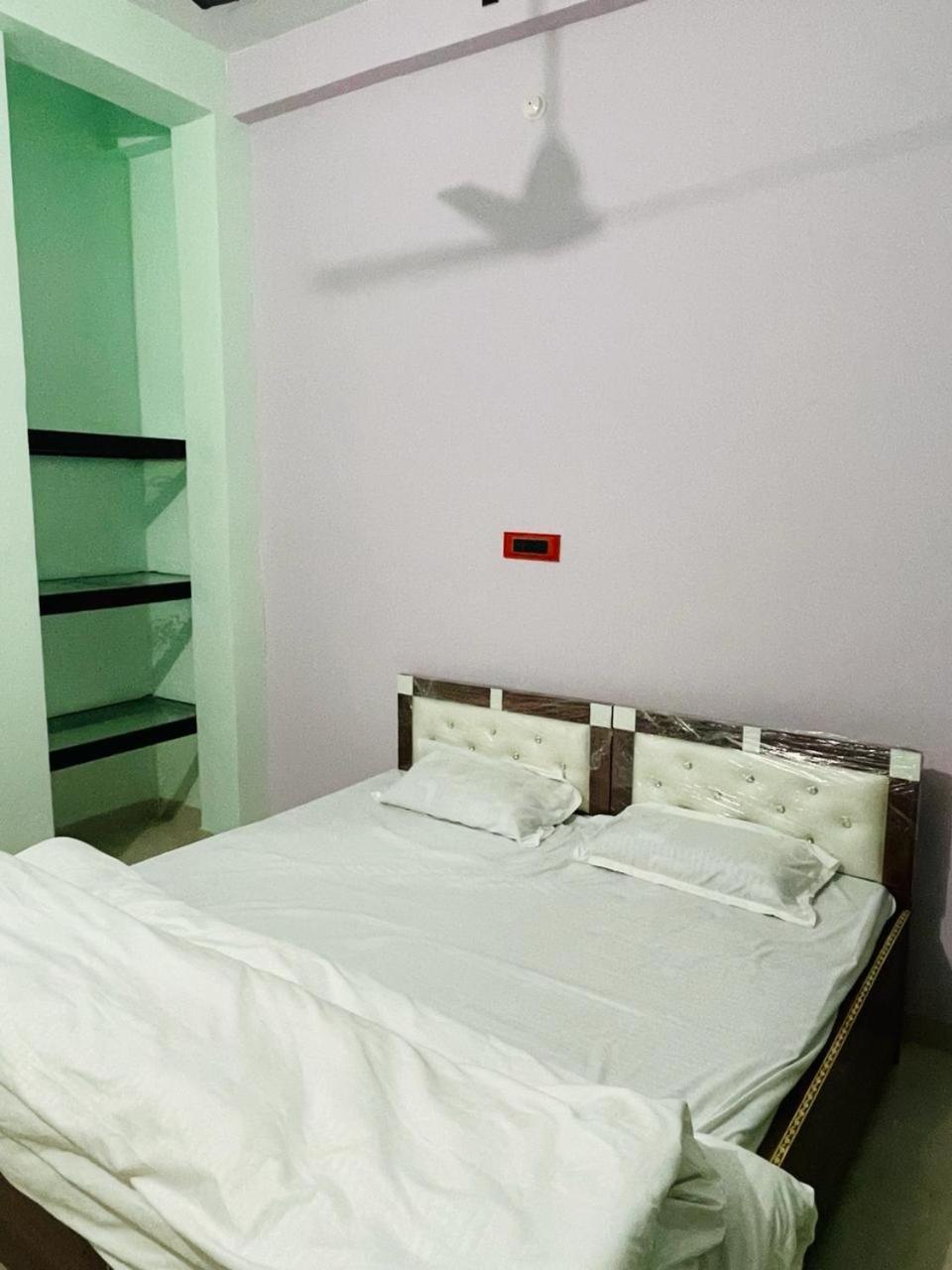 Harsh Home Stay Ayodhya Eksteriør bilde