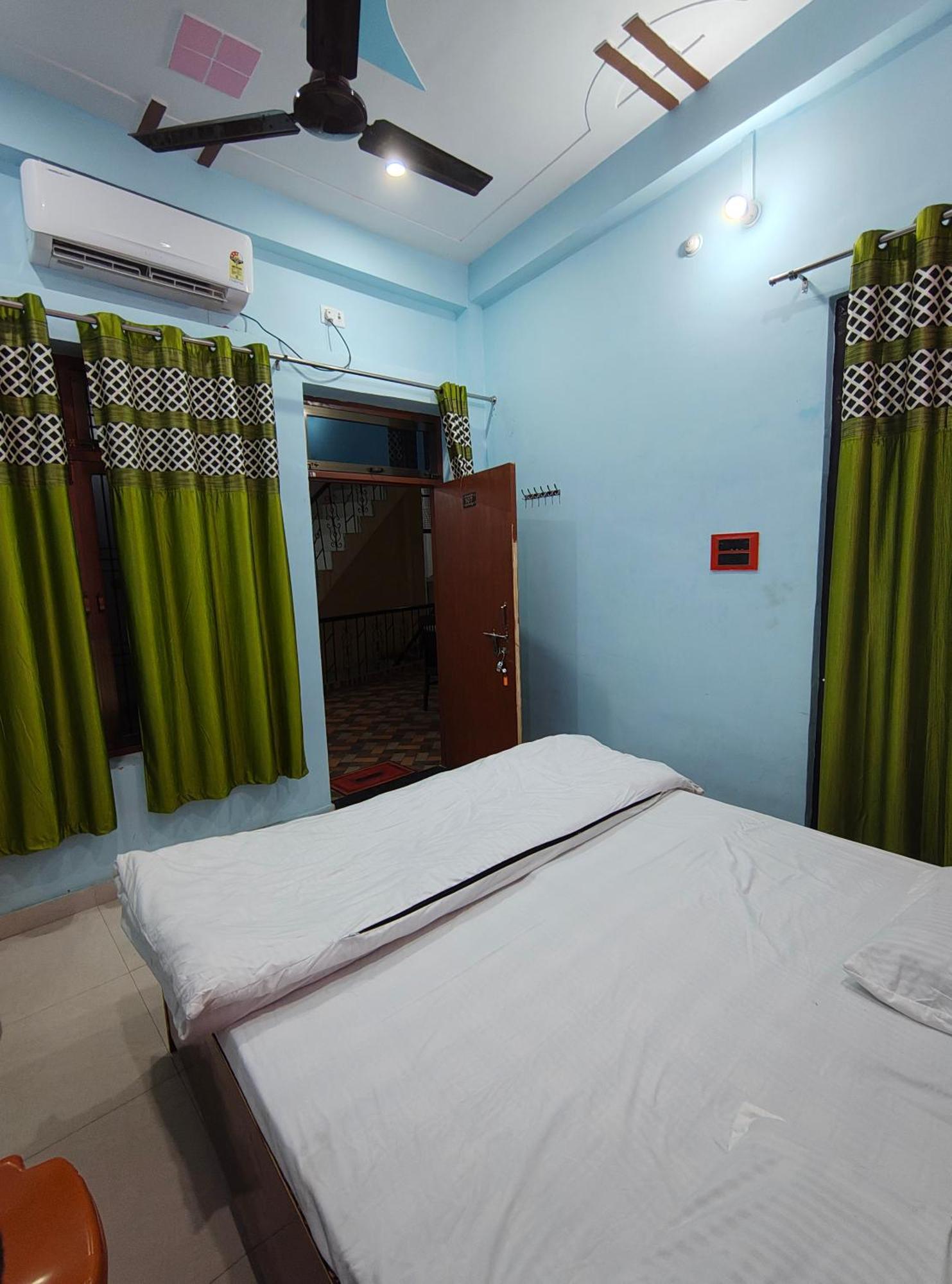 Harsh Home Stay Ayodhya Eksteriør bilde